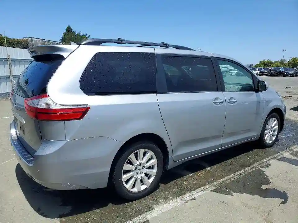 5TDDZ3DCXHS186152 2017 TOYOTA SIENNA-2