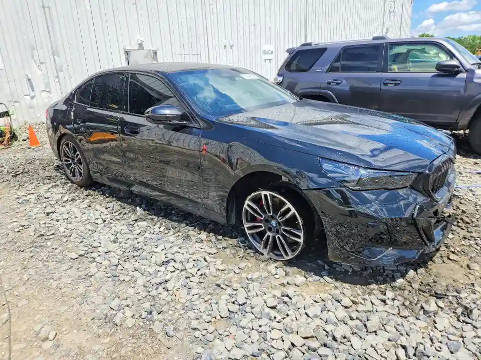 WBA53FJ09RCT07531 2024 BMW 5 SERIES-3