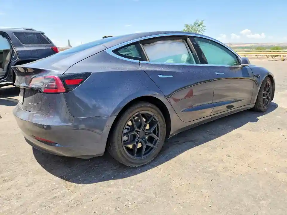 5YJ3E1EB2LF620238 2020 TESLA MODEL 3-2