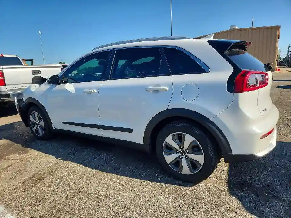 KNDCB3LC4H5085518 2017 KIA NIRO-1