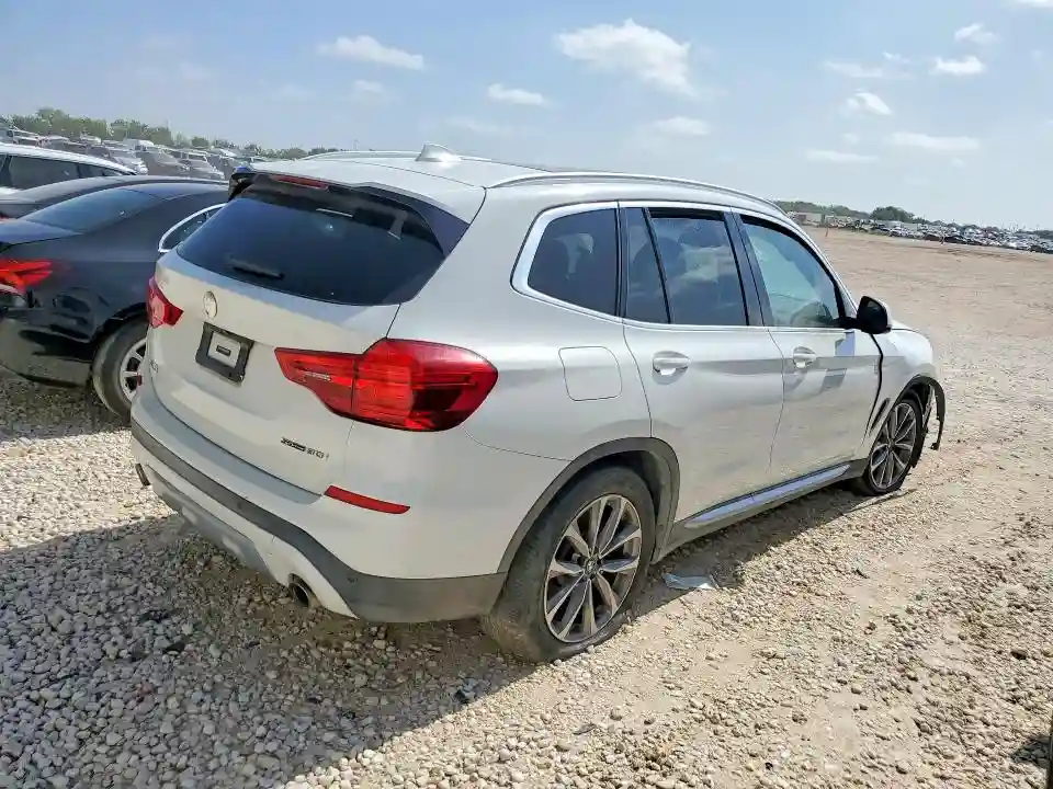 5UXTR7C56KLF29359 2019 BMW X3-2