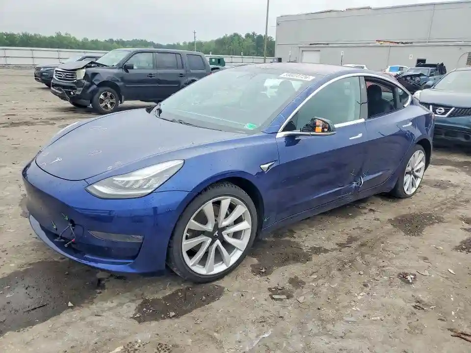 5YJ3E1EB1JF185497 2018 TESLA MODEL 3-0
