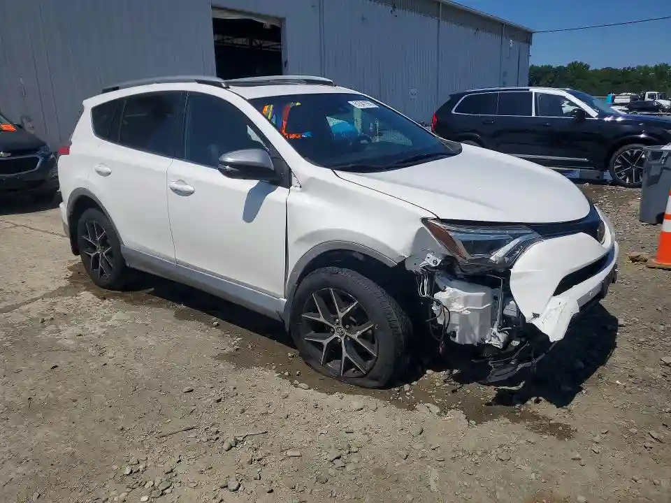 2T3JFREV8JW856221 2018 TOYOTA RAV4-3