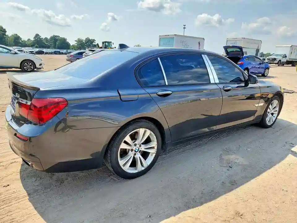 WBAYF4C53FGS99111 2015 BMW 7 SERIES-2