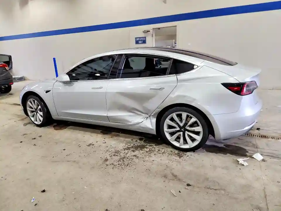 5YJ3E1EA8JF017850 2018 TESLA MODEL 3-1