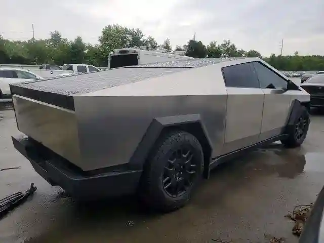 7G2CEHEE3RA048554 2024 TESLA CYBERTRUCK-2