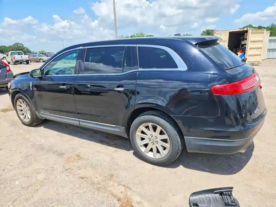 2LMHJ5NK5GBL01170 2016 LINCOLN MKT-1