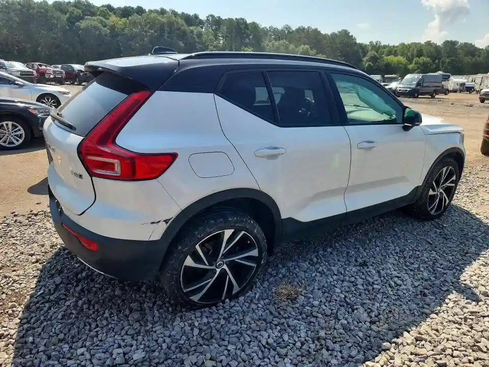 YV4162UM6L2245970 2020 VOLVO XC40-2