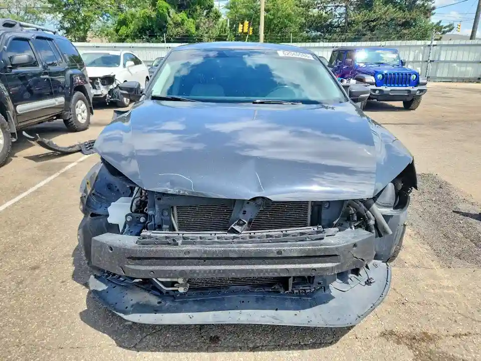 1VWBT7A34FC072681 2015 VOLKSWAGEN PASSAT-4