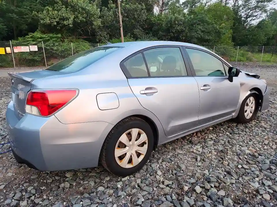 JF1GJAA62FH010470 2015 SUBARU IMPREZA-2