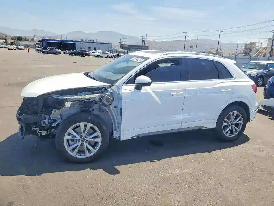 WA1DECF31R1203230 2024 AUDI Q3-0