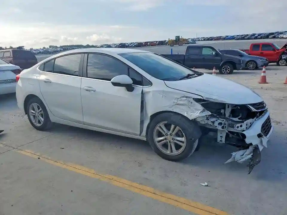 1G1BE5SM7H7207228 2017 CHEVROLET CRUZE-3
