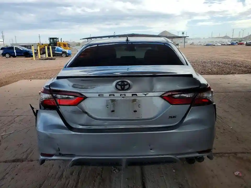4T1G11AK5MU424768 2021 TOYOTA CAMRY-5