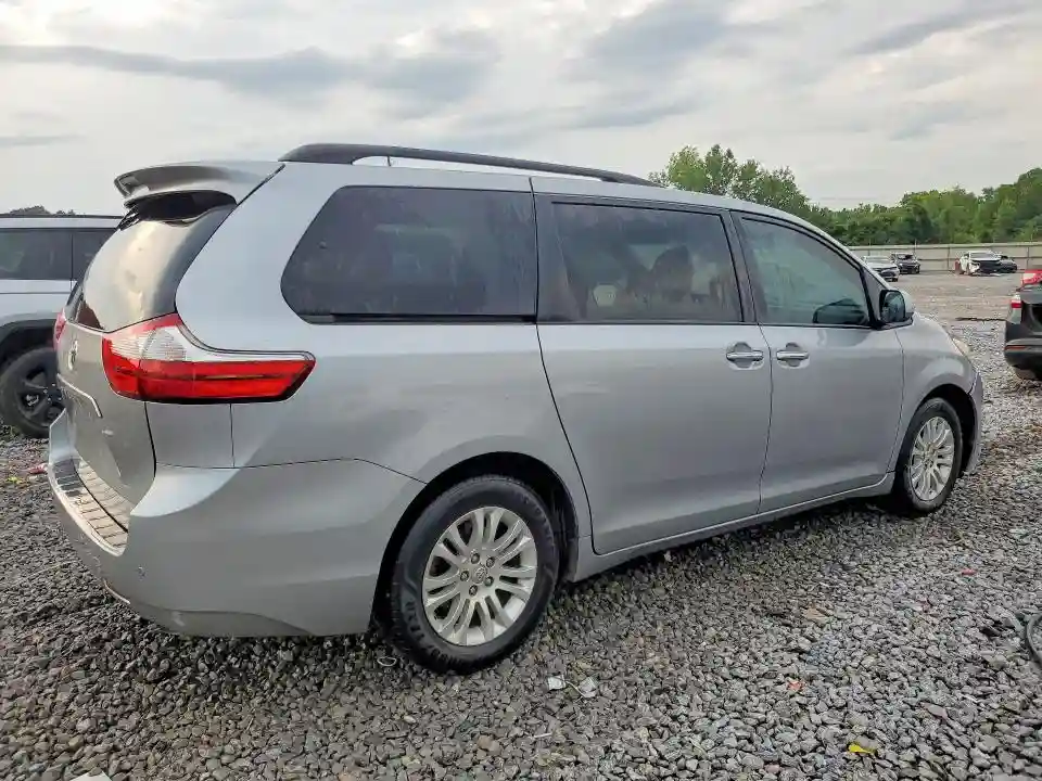 5TDYZ3DC4HS809735 2017 TOYOTA SIENNA-2
