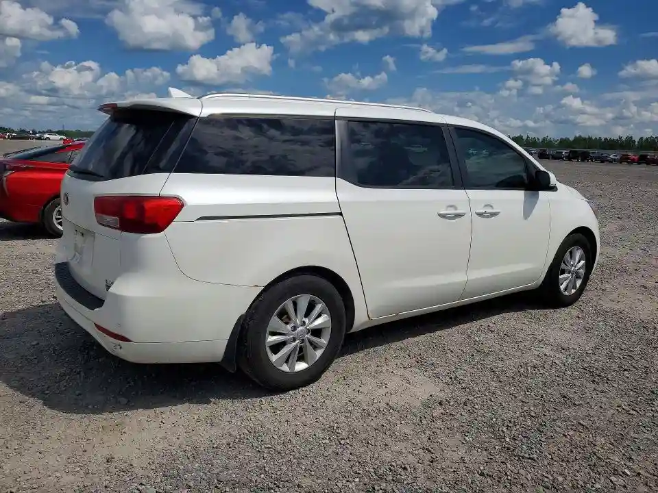 KNDMB5C13J6357135 2018 KIA SEDONA-2