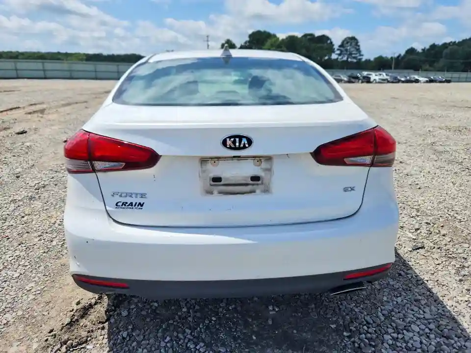 3KPFL4A89JE235678 2018 KIA FORTE-5