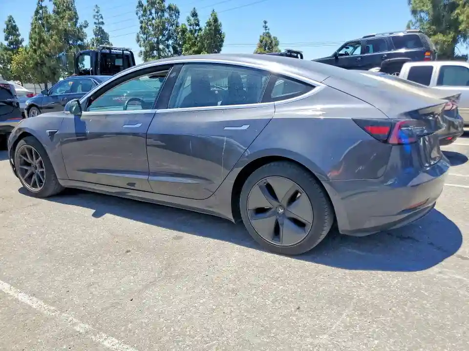 5YJ3E1EAXJF059176 2018 TESLA MODEL 3-1