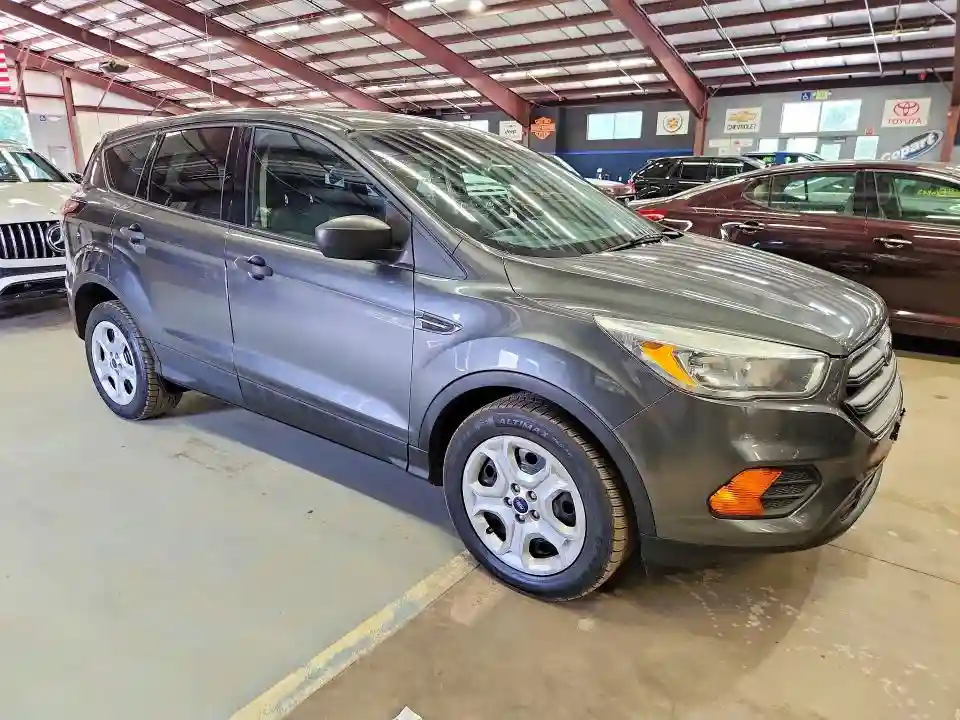 1FMCU0F71HUD35046 2017 FORD ESCAPE-3