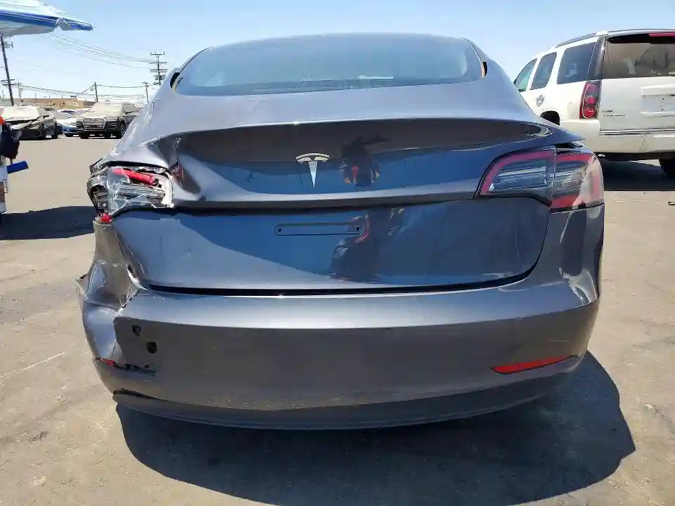 5YJ3E1EA0PF712946 2023 TESLA MODEL 3-5