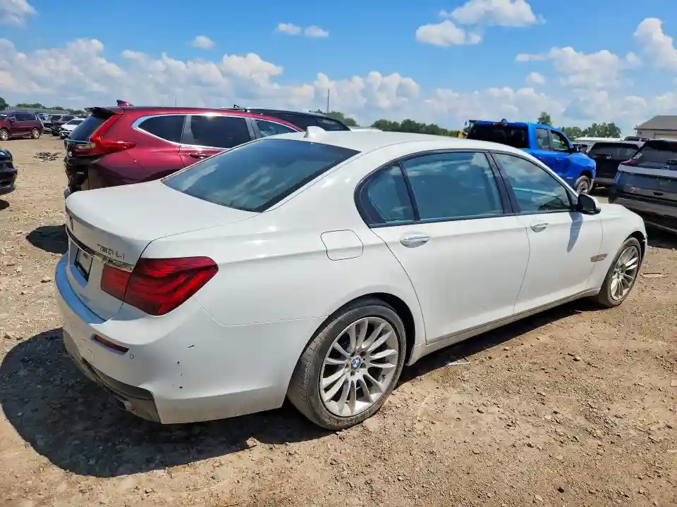 WBAYF8C52FD655167 2015 BMW 7 SERIES-2