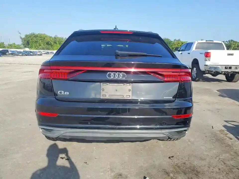 WA1AVAF16KD010887 2019 AUDI Q8-5
