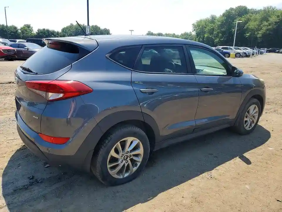 KM8J2CA40JU635324 2018 HYUNDAI TUCSON-2