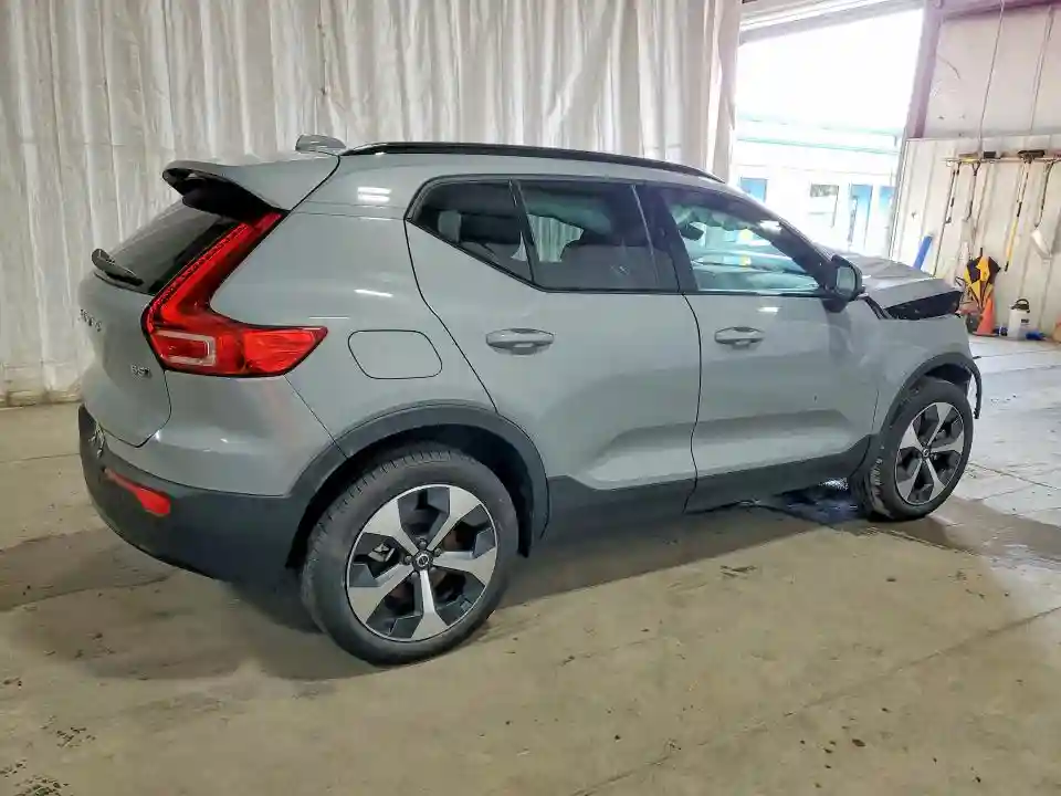 YV4L12UC3T2795755 2026 VOLVO XC40 PLUS-2
