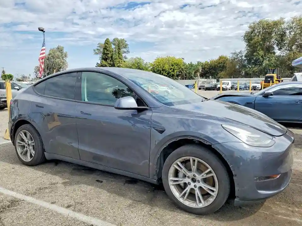 5YJYGDEEXLF019834 2020 TESLA MODEL Y-3