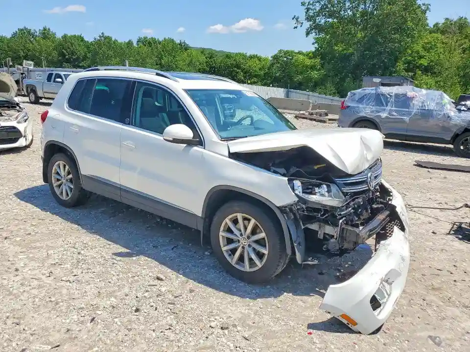 WVGSV7AX2HK007381 2017 VOLKSWAGEN TIGUAN-3