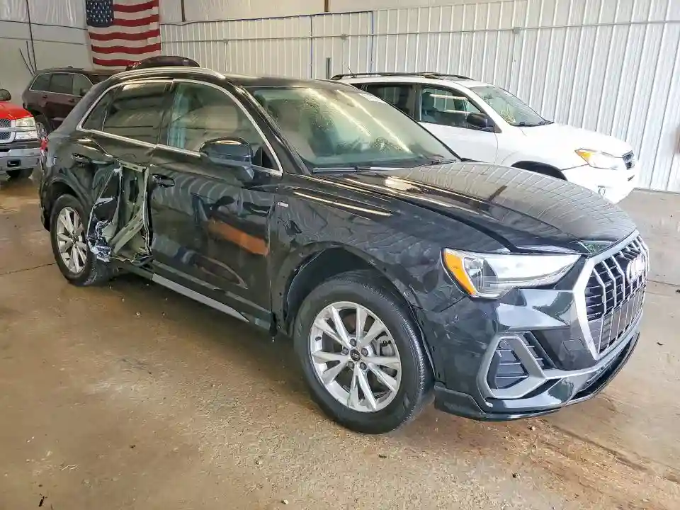 WA1DECF38N1114023 2022 AUDI Q3-3