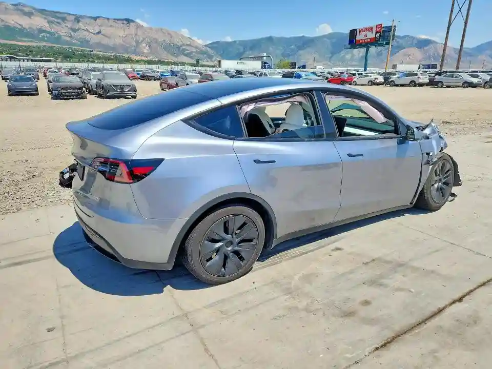 7SAYGDEE8RA301799 2024 TESLA MODEL Y-2