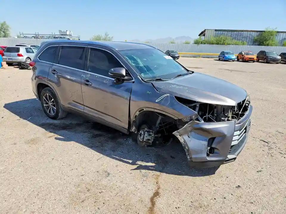 5TDKZRFH4JS258715 2018 TOYOTA HIGHLANDER-3