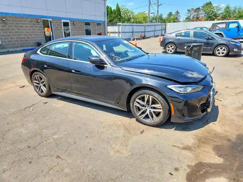 WBA63AV00NFM71714 2022 BMW 4 SERIES-3