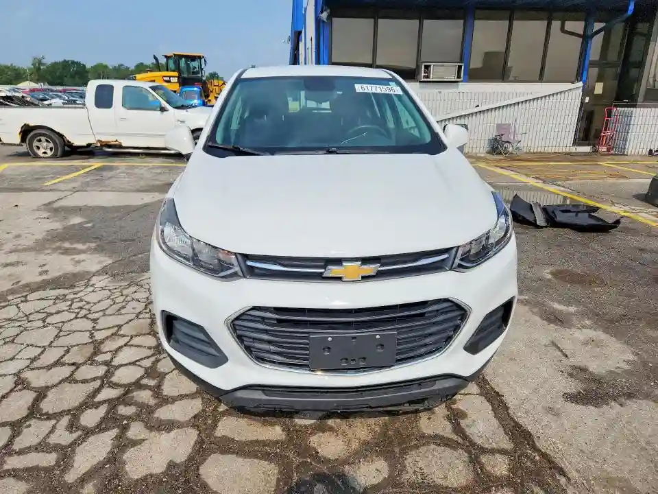 KL7CJNSB0JB698828 2018 CHEVROLET TRAX-4