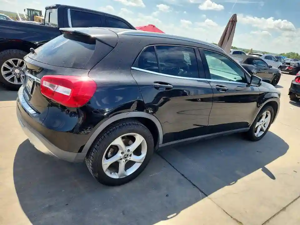WDCTG4EB7KU005664 2019 MERCEDES-BENZ GLA-CLASS-2