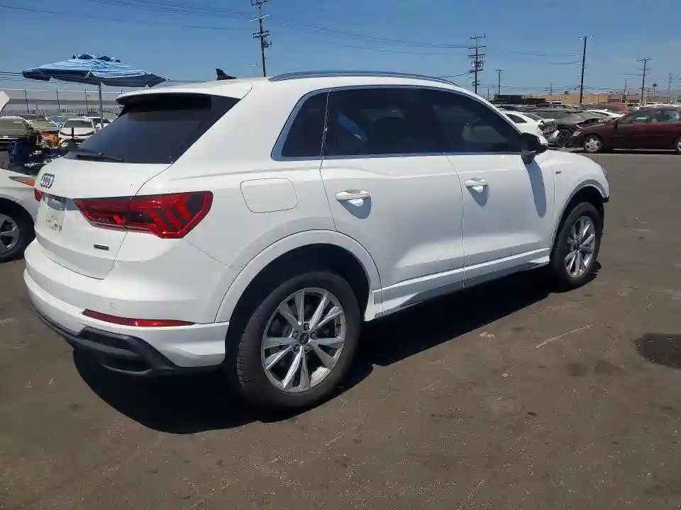 WA1DECF31R1203230 2024 AUDI Q3-2