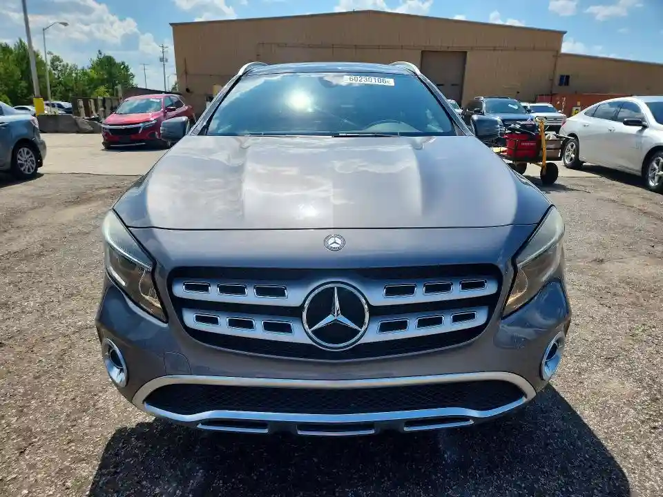 WDCTG4GB3JJ371070 2018 MERCEDES-BENZ GLA-CLASS-4