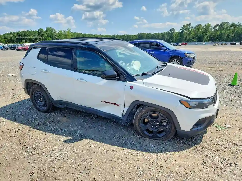 3C4NJDDN3PT544277 2023 JEEP COMPASS-3