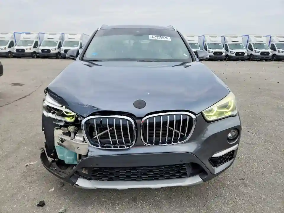 WBXHT3C38H5F81981 2017 BMW X1-4
