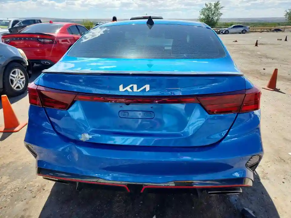 3KPF44AC8NE481449 2022 KIA FORTE-5