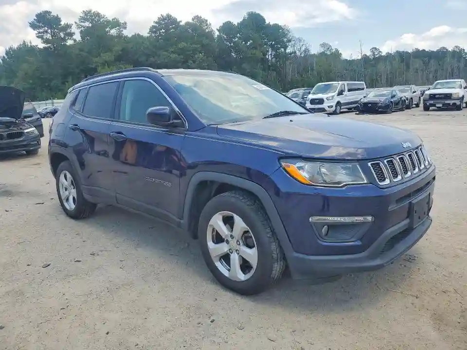 3C4NJCBB6JT338882 2018 JEEP COMPASS-3