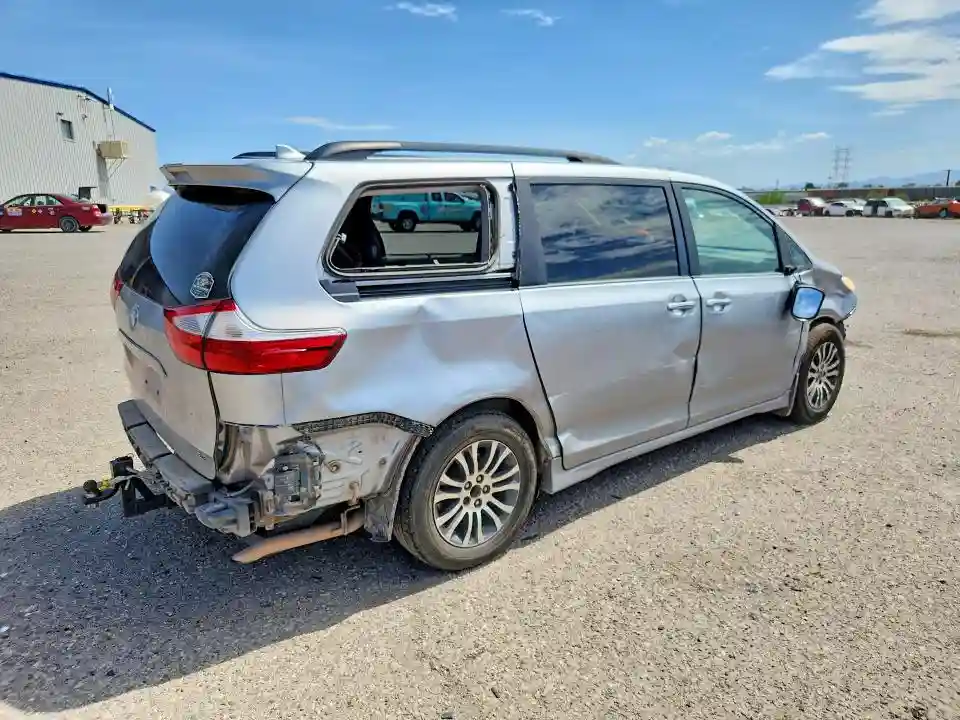 5TDYZ3DCXJS916438 2018 TOYOTA SIENNA-2