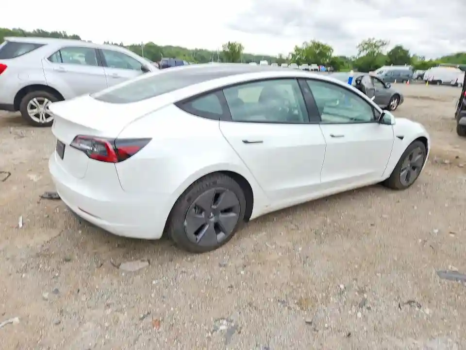 5YJ3E1EAXPF559220 2023 TESLA MODEL 3-2