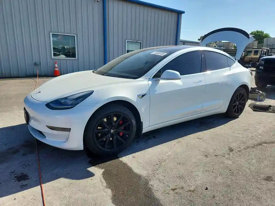 5YJ3E1EA0JF005689 2018 TESLA MODEL 3-0