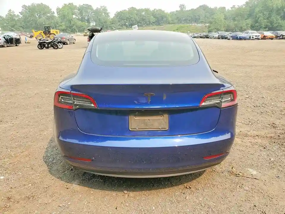 5YJ3E1EA9KF208291 2019 TESLA MODEL 3-5