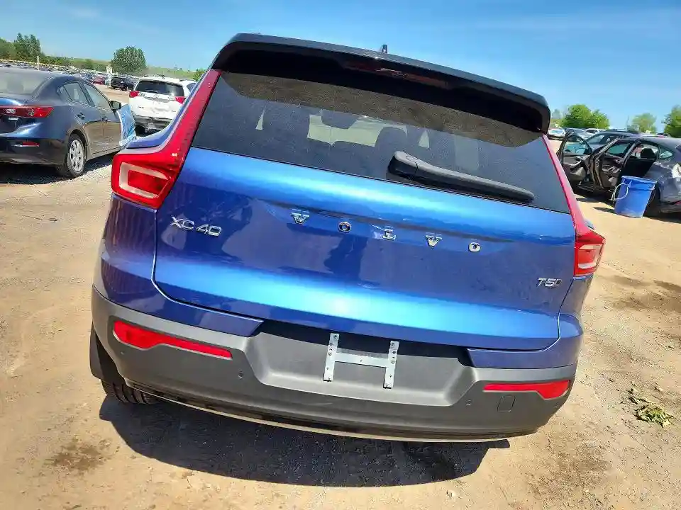YV4162UM2M2559939 2021 VOLVO XC40-5
