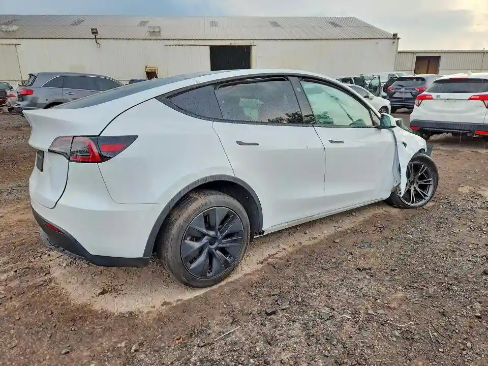 7SAYGDED3RF129160 2024 TESLA MODEL Y-2
