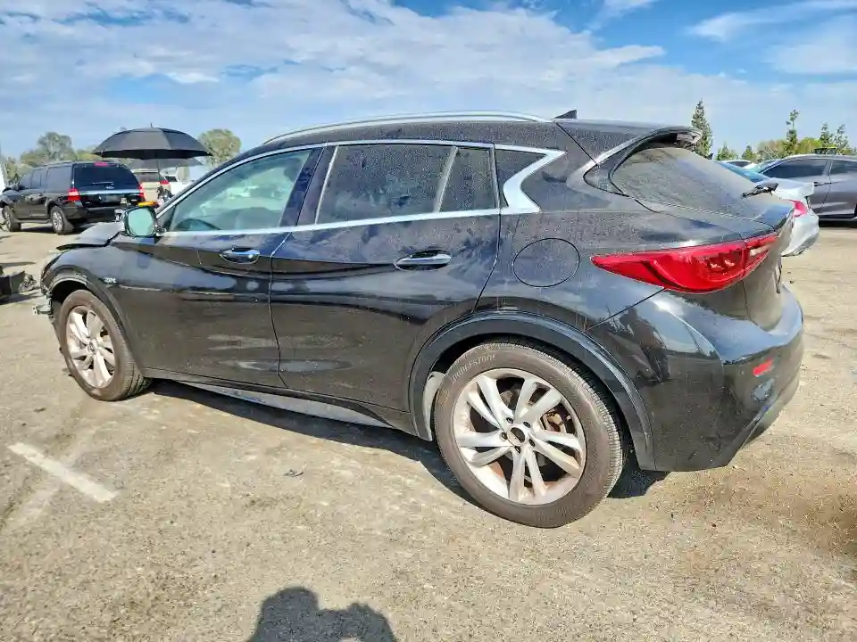 SJKCH5CP8KA010362 2019 INFINITI QX30-1