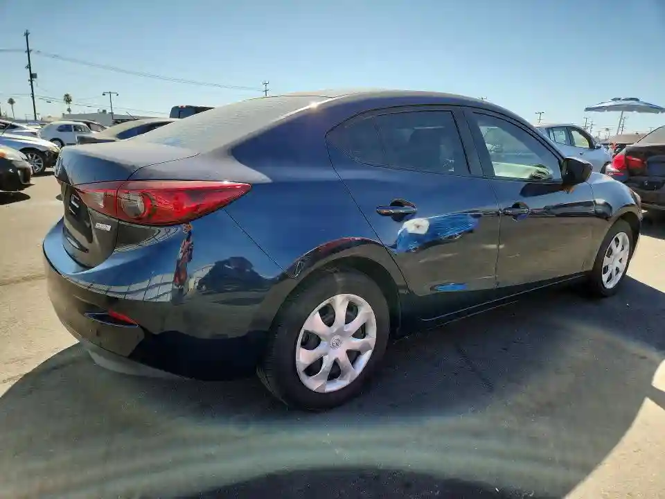 3MZBN1U78JM230968 2018 MAZDA 3-2