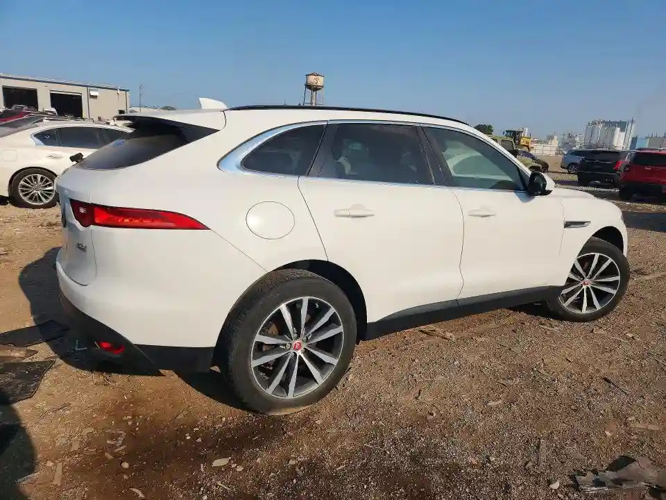 SADCK2FN8JA260815 2018 JAGUAR F-PACE-2